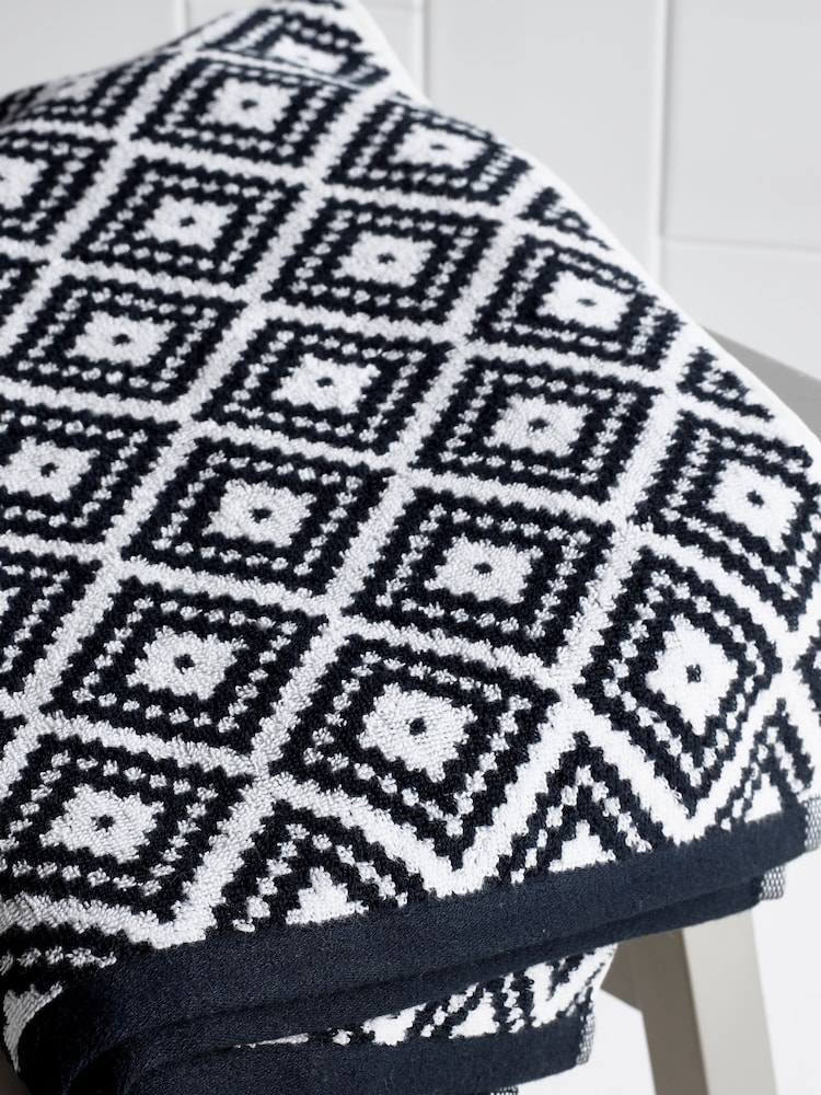 Black/White Diamond Geo Towel 100% Cotton - Image 2 of 3