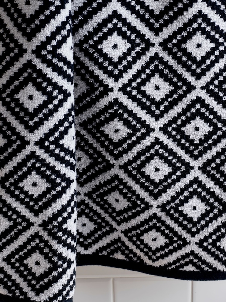 Black/White Diamond Geo Towel 100% Cotton - Image 3 of 3