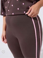 Yours Curve Brown Active Crop Leggings - Image 4 of 6