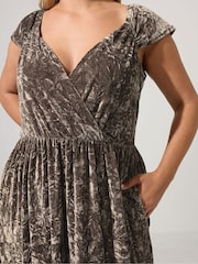Yours Curve Brown Velvet Wrap Bardot Dress - Image 4 of 6