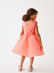 Baker By Ted Baker Strukturiertes Kleid mit Zierblume, Orange/Apricot - Bild 6 von 10