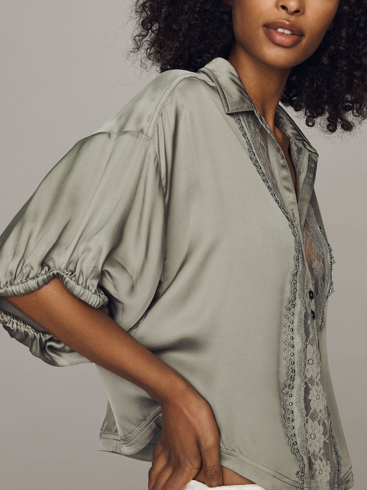 Grün - Anthropologie Pilcro Lace Appliqué Short Sleeved Blouse - Bild 4 von 4 Grün - Anthropologie Pilcro Lace Appliqué Short Sleeved Blouse - Bild 4 von 4