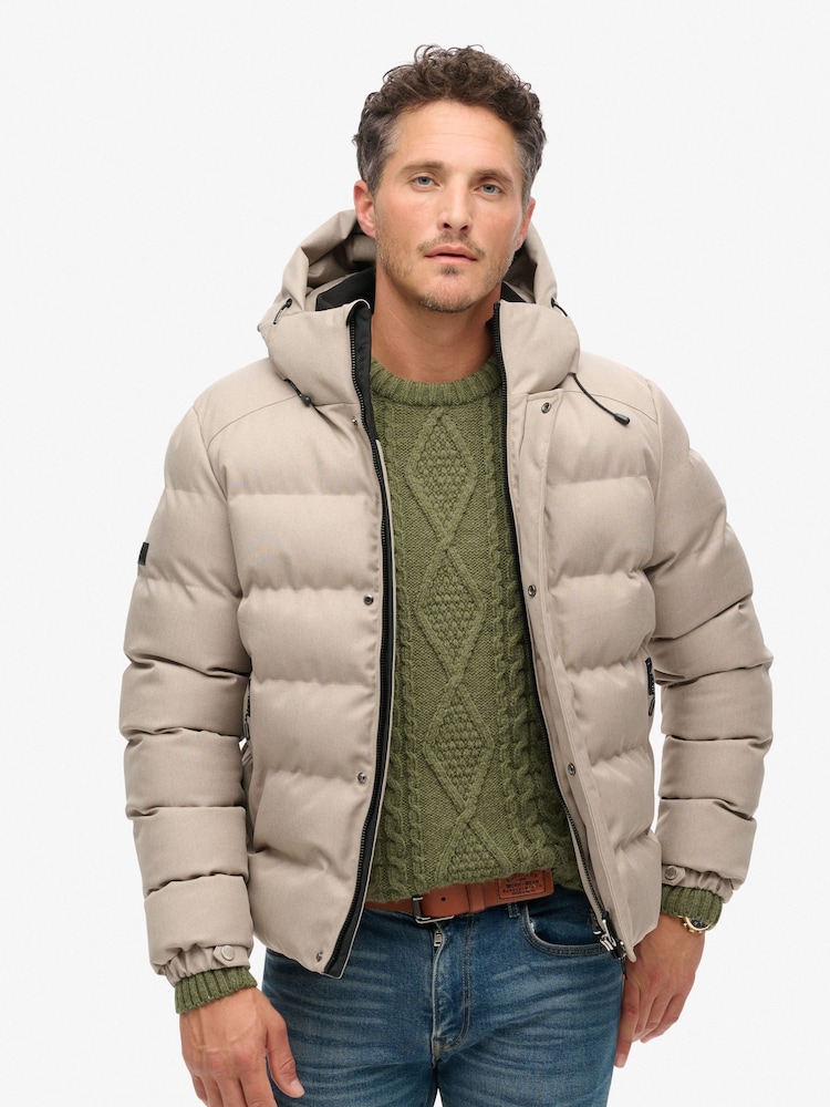 بيج بخيوط شاحبة - سترة رياضية تويد بتصميم منفوخ بهودي من Superdry - صورة 7 من 7 بيج بخيوط شاحبة - سترة رياضية تويد بتصميم منفوخ بهودي من Superdry - صورة 7 من 7