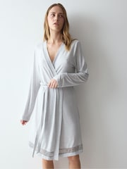 Grå - Triumph Comfort Allure Robe - Bilde 1 av 5