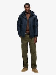 צבע נייבי-שחור/נייבי - Superdry ז'קט רוח עם קפוצ'ון, דגם Mountain - תמונה 4 מתוך 6