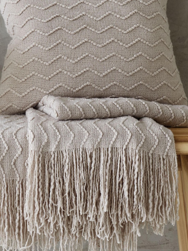 Catherine Lansfield Silver Chevron Knit Throw - Image 2 of 3