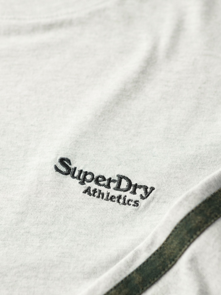 Grau - Superdry Essential Langärmeliges Oberteil mit Logo und Streifen in Retro-Optik aus 100 % Baumwolle - Bild 6 von 6