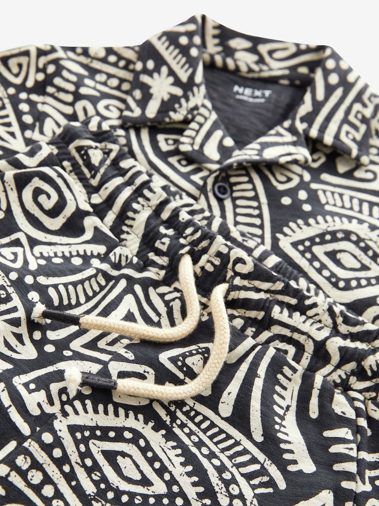 Black/White Short Sleeve Pattern Shirt and Shorts Set (3mths-7yrs) - Image 7 of 7
