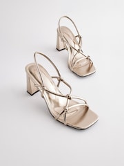 zlata (barva); zlato - Sandali s široko peto in vozlom Forever Comfort® - Slika 3 iz 7