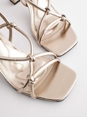 zlata (barva); zlato - Sandali s široko peto in vozlom Forever Comfort® - Slika 6 iz 7