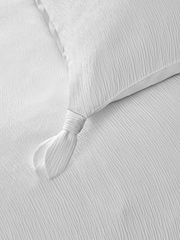 White Plissé Textured with Corner Ties Duvet Cover and Pillowcase Set - Image 3 of 4