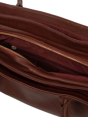 Pure Luxuries London Chestnut Brown 'Manon' Leather Handbag - Image 6 of 6