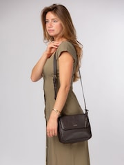 Pure Luxuries London Brown Callie Leather Cross-Body Bag - Image 2 of 6