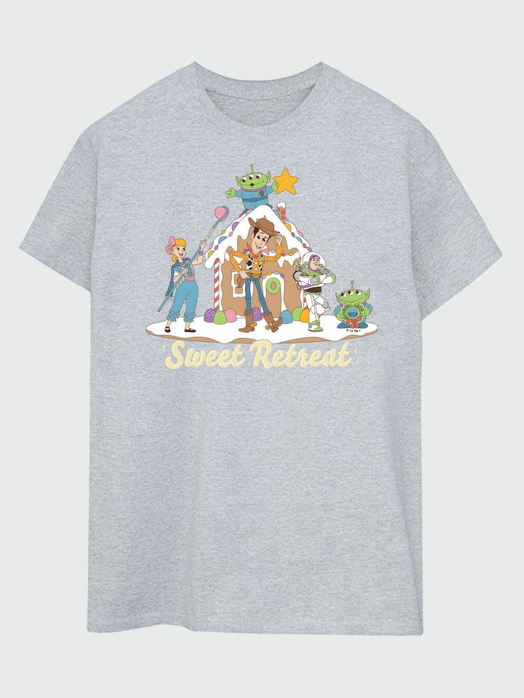 Brands In Disney Toy Story 스위트 리트리트 크리스마스 보이프렌드 핏 티셔츠 - 4의 이미지 2