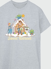Brands In Disney Toy Story 스위트 리트리트 크리스마스 보이프렌드 핏 티셔츠 - 4의 이미지 3