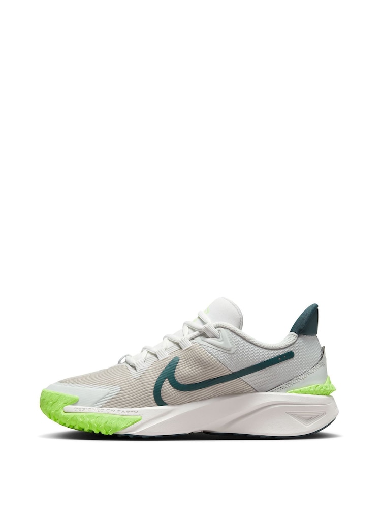 Crem/Negru - Pantofi de antrenament Nike Youth Star Covor lung coridor 4 - Image 5 of 11