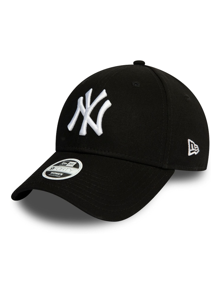 New Era® New York Yankees Essential 9FORTY 100% Cotton Cap - Image 1 of 3