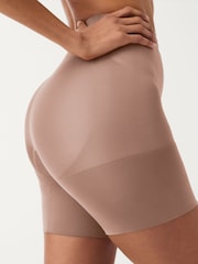SPANXsculpt™ On Core Mid-Thigh Shorts - Image 4 of 4