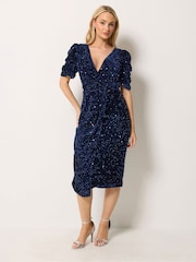Vestido cruzado de manga corta de terciopelo con lentejuelas de M&Co - Imagen 1 de 6