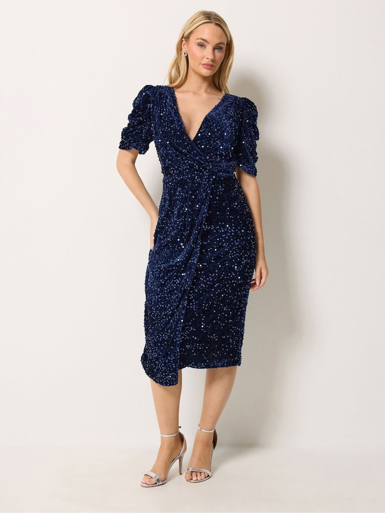 Vestido cruzado de manga corta de terciopelo con lentejuelas de M&Co - Imagen 1 de 6
