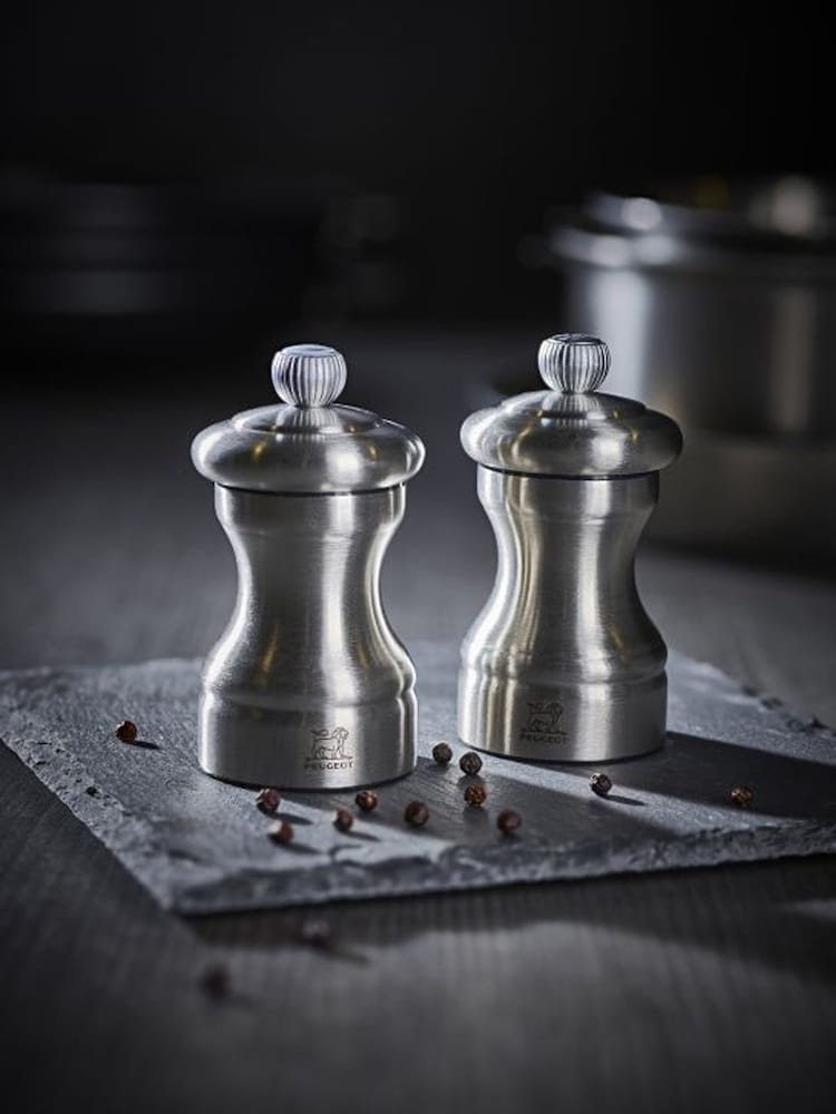 Peugeot Silver Manual Salt Mill in Stainless Steel 10cm - Image 2 of 5 Peugeot Silver Manual Salt Mill in Stainless Steel 10cm - Image 2 of 5