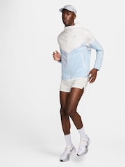Nike white blue Light Windrunner Running Jacket - Image 4 of 9