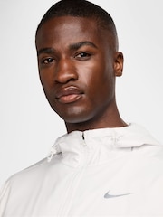 Nike white blue Light Windrunner Running Jacket - Image 5 of 9