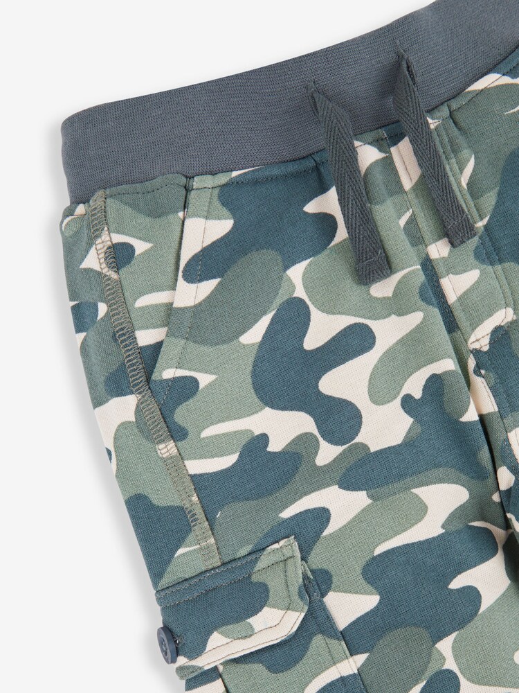 Pantalones de chándal cargo con estampado de camuflaje para niño de Jojo Maman Bébé - Imagen 2 de 3