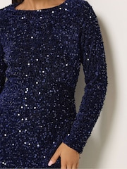 Vestido petite fruncido de terciopelo con lentejuelas de M&Co - Imagen 5 de 7