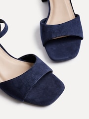 Linzi Darlene Block Heeled Sandals - Imagen 5 de 5