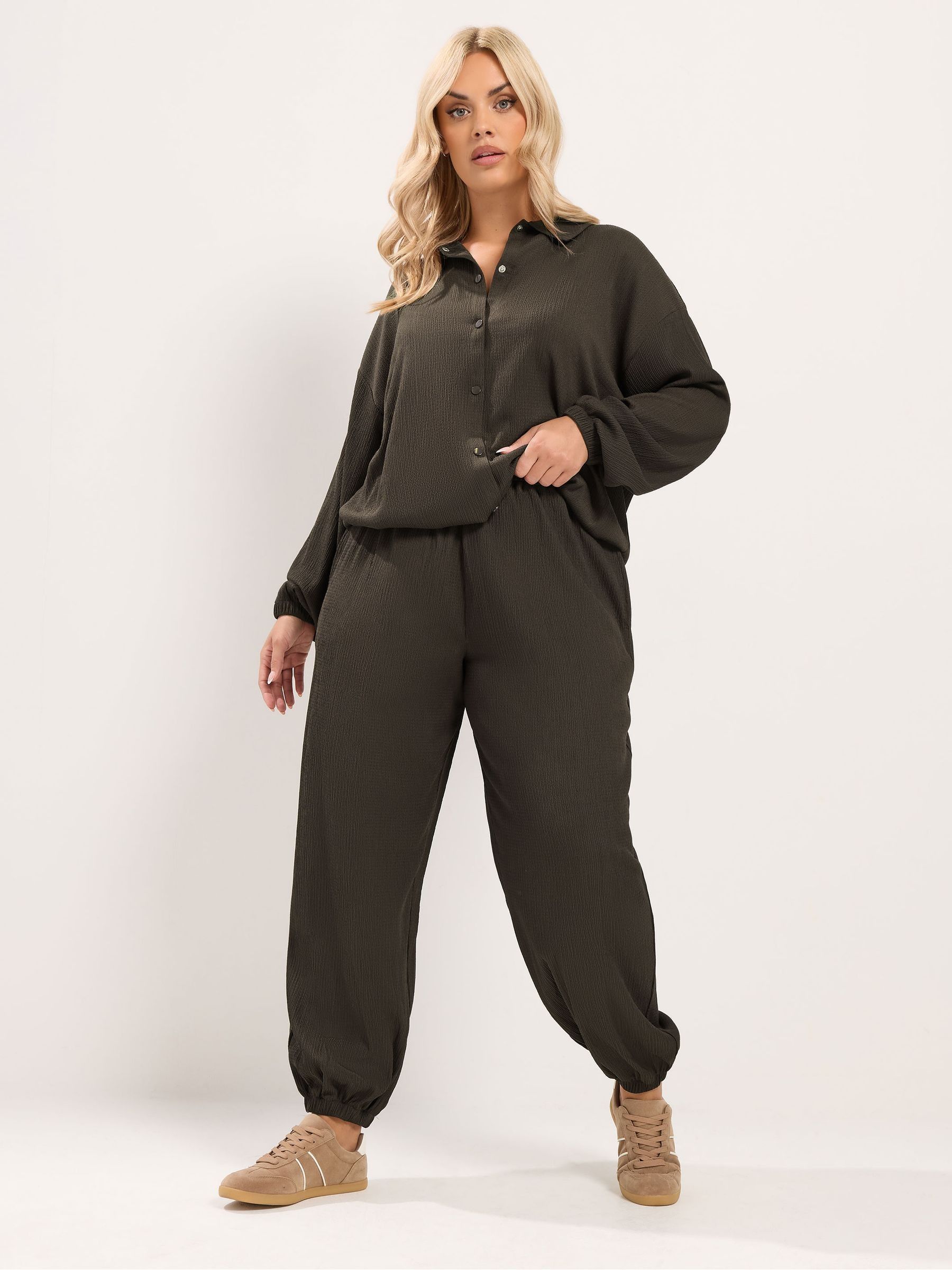Yours Women's Brown Crinkle Balloon Trousers In | Size: 30/32 - Image 2