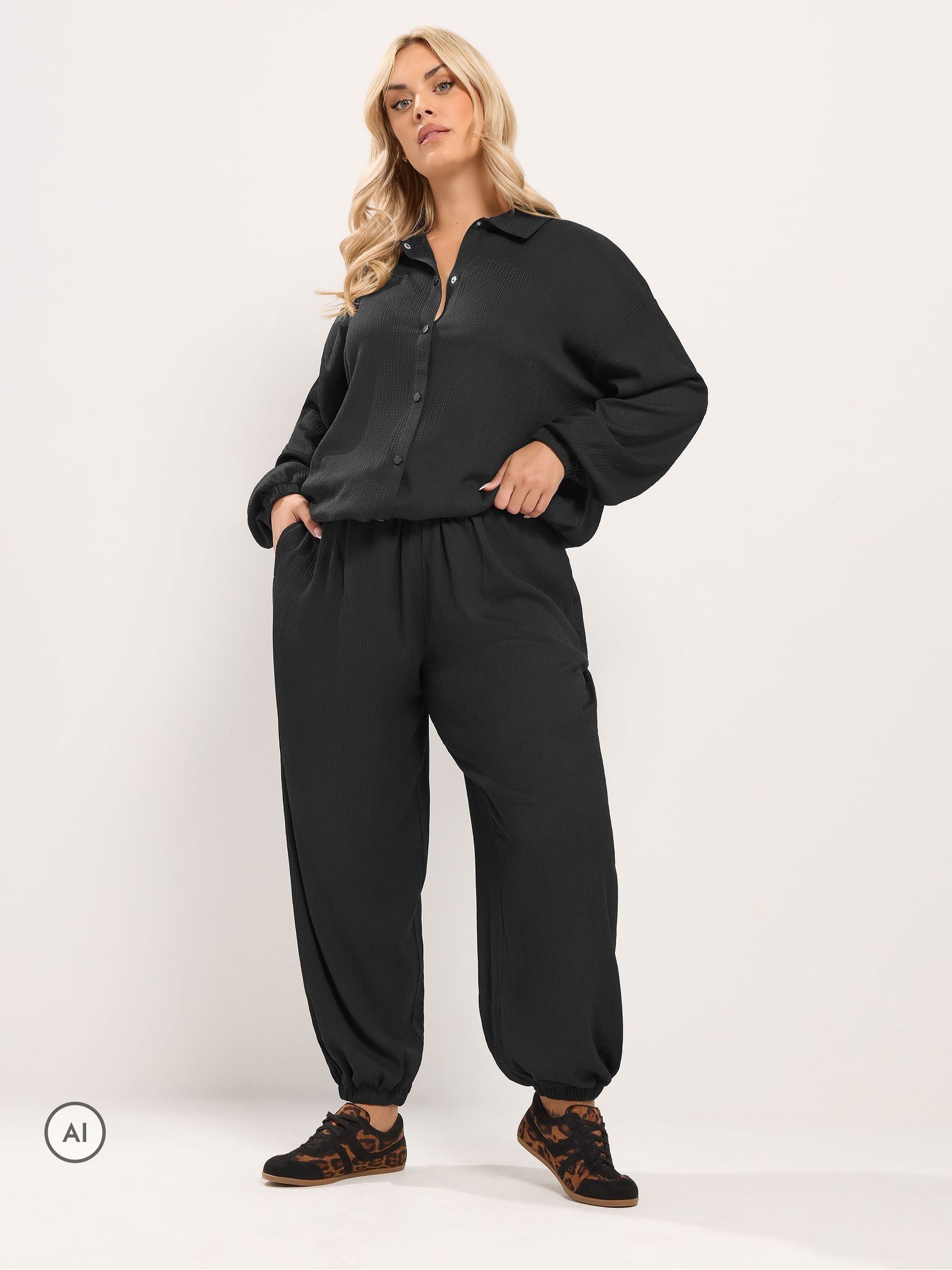 Yours Curve Women's Black Balloon Crinkle Trousers - Image 1