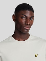 Lyle & Scott Ecru White Cotton Plain T-Shirt - Image 3 of 5