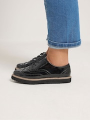 Yours Curve Faux Leather Lace Up Brogue Flats In Extra Wide EEE Fit - 圖片 1，共 6