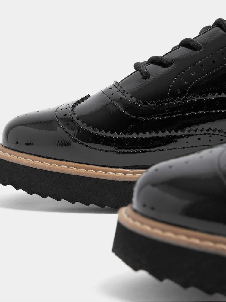 Yours Curve Faux Leather Lace Up Brogue Flats In Extra Wide EEE Fit - 圖片 6，共 6