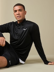 Черный - Топ для бега с короткой молнией Nike Dri-FIT Pacer - Изображение 2 из 7