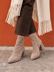 Smėlio spalvos - Novo Wide Fit Kat Mid Block Chisel Toe Ankle Boots - 1 paveikslėlis iš 6
