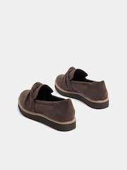 Yours Curve Faux Suede Knot Loafers - صورة 4 من 5