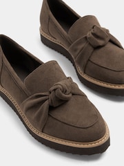 Yours Curve Faux Suede Knot Loafers - صورة 5 من 5