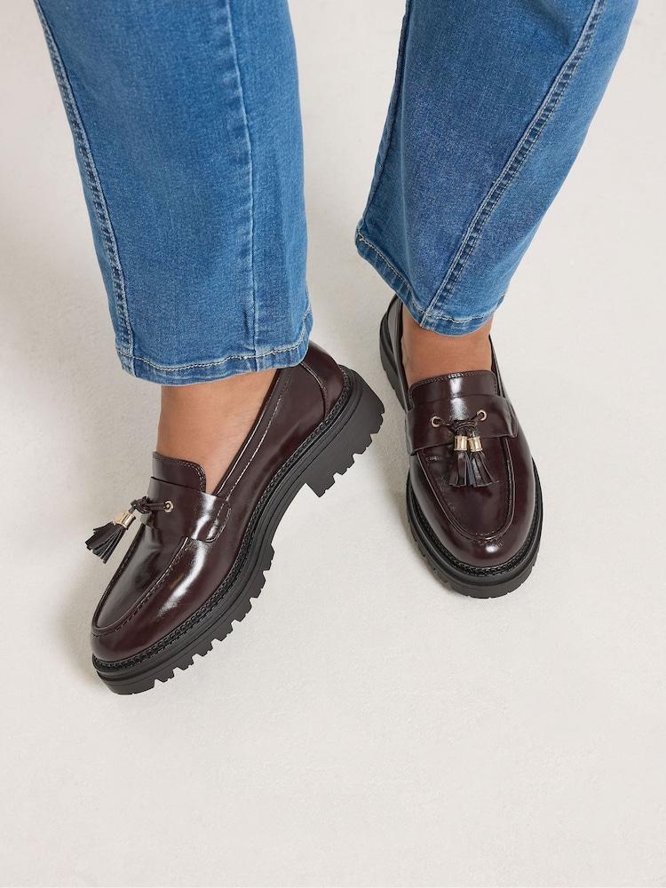 بني - Yours Curve Tassel Cleated Casual Loafers In Wide E Fit - صورة 1 من 5 بني - Yours Curve Tassel Cleated Casual Loafers In Wide E Fit - صورة 1 من 5
