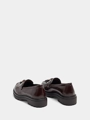 بني - Yours Curve Tassel Cleated Casual Loafers In Wide E Fit - صورة 4 من 5