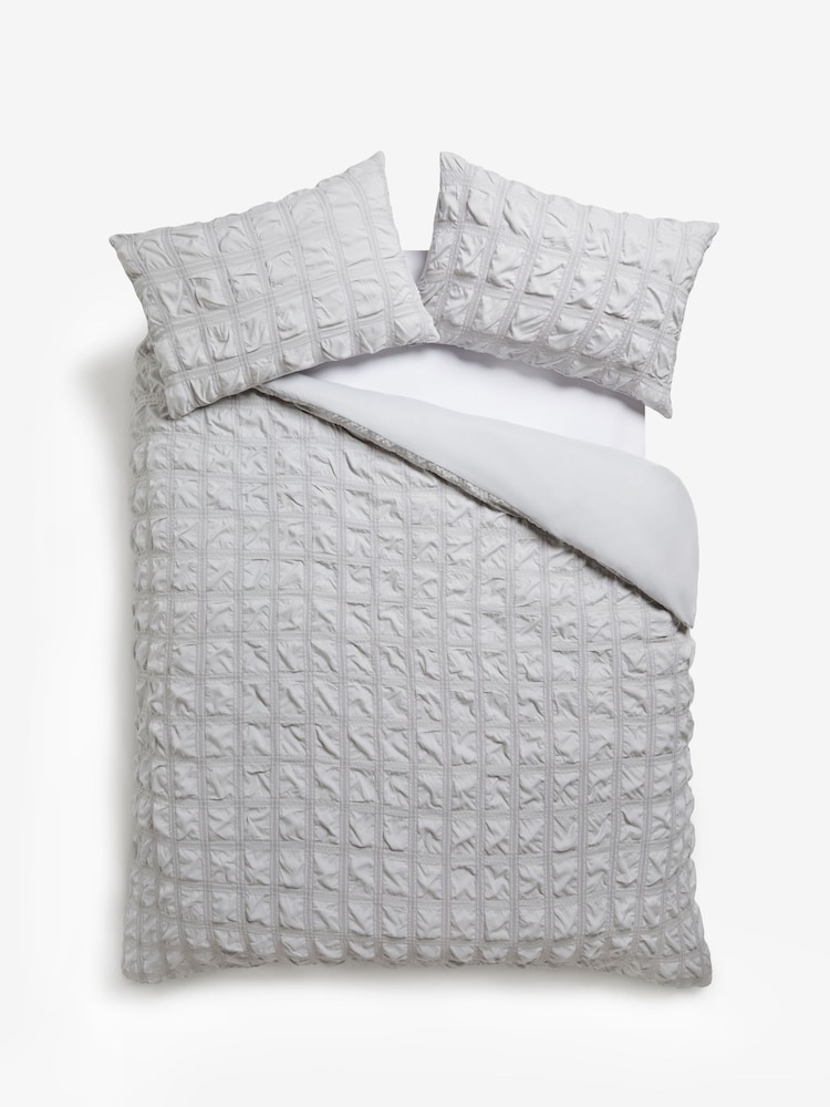 Silver Grey Seersucker Supersoft Textured Duvet Cover and Pillowcase Set - Image 4 of 5