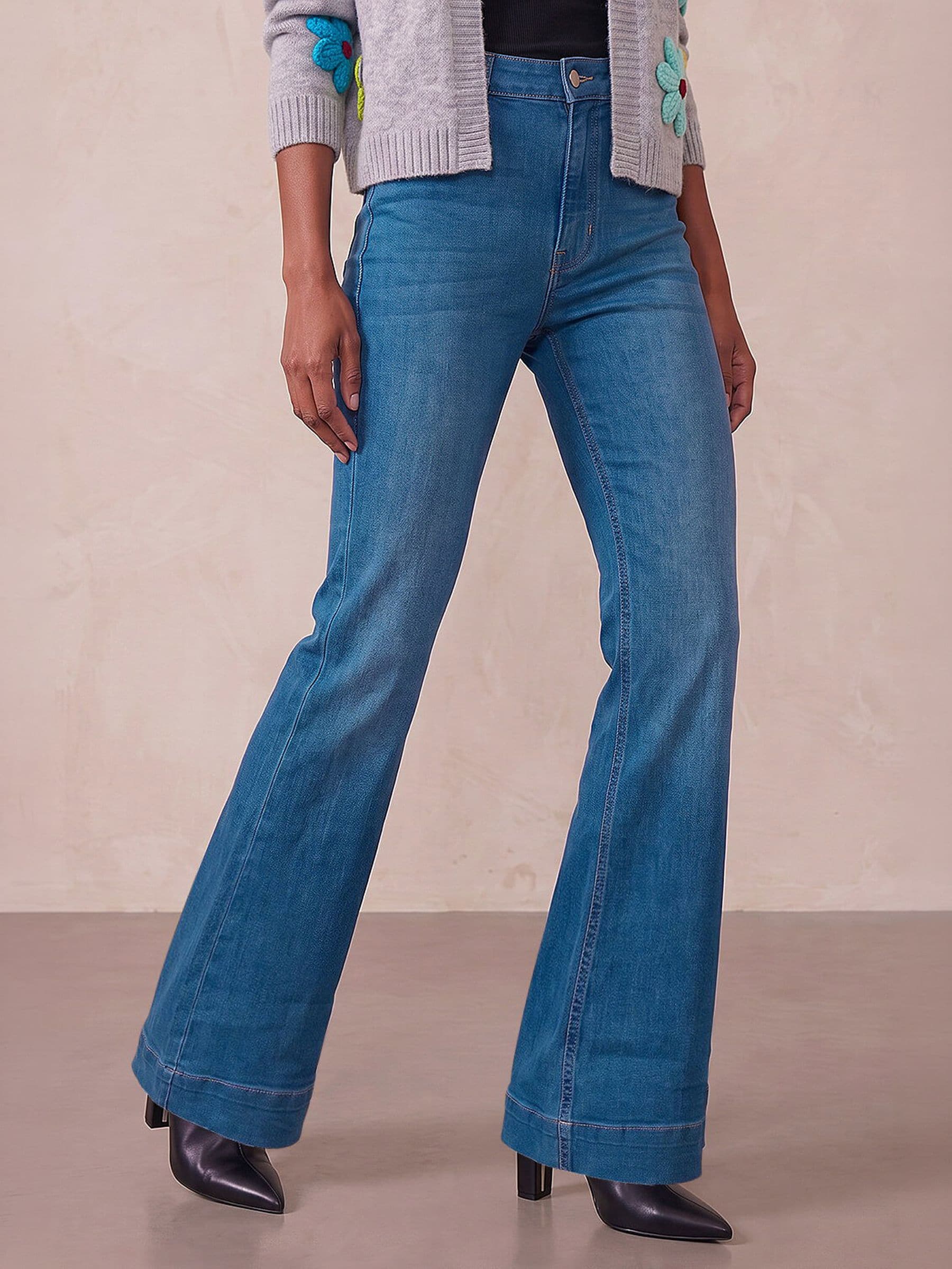 Roman Pocket Stretch Flare Jeans, Blue, Size 20, Women - Image 5