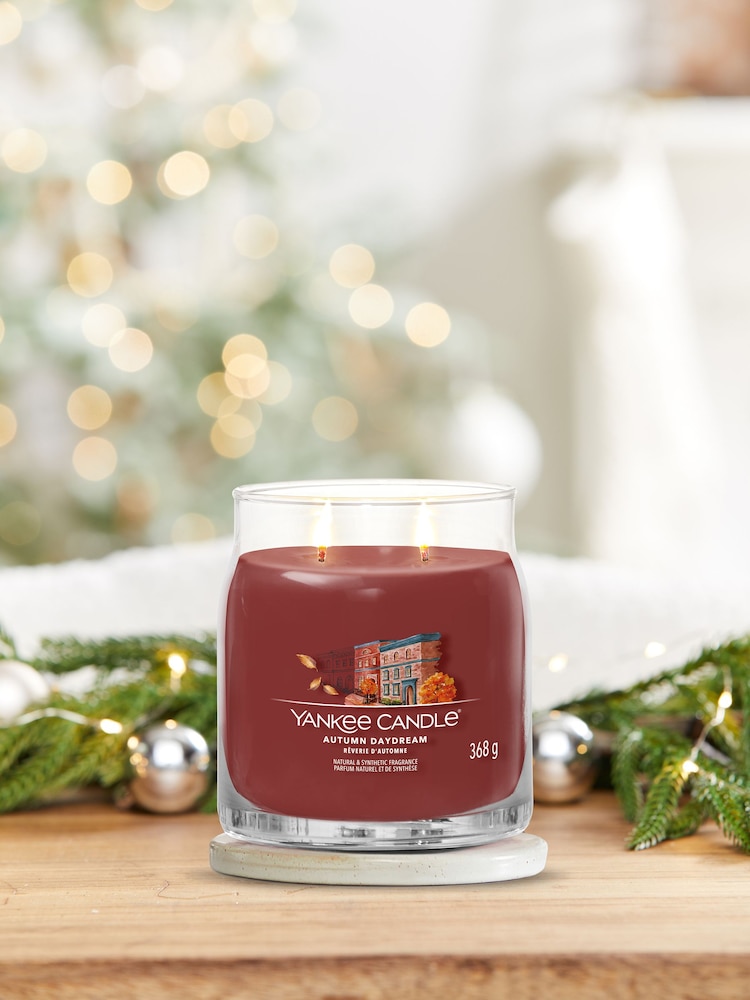 Yankee Candle Cream Signature Jar Autumn Daydream Scented Jar Candle - Image 1 of 2
