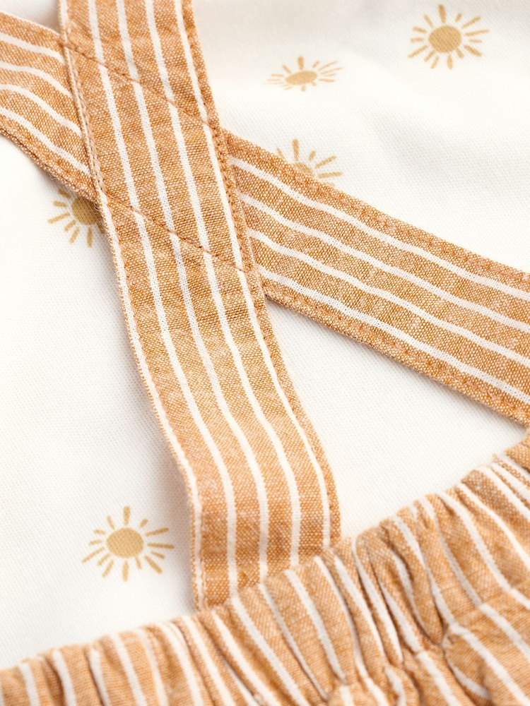 Rostbraun - Set aus gewebter Latzhose und Body für Babys (0 M.–2 J.) - Bild 7 von 7 Rostbraun - Set aus gewebter Latzhose und Body für Babys (0 M.–2 J.) - Bild 7 von 7