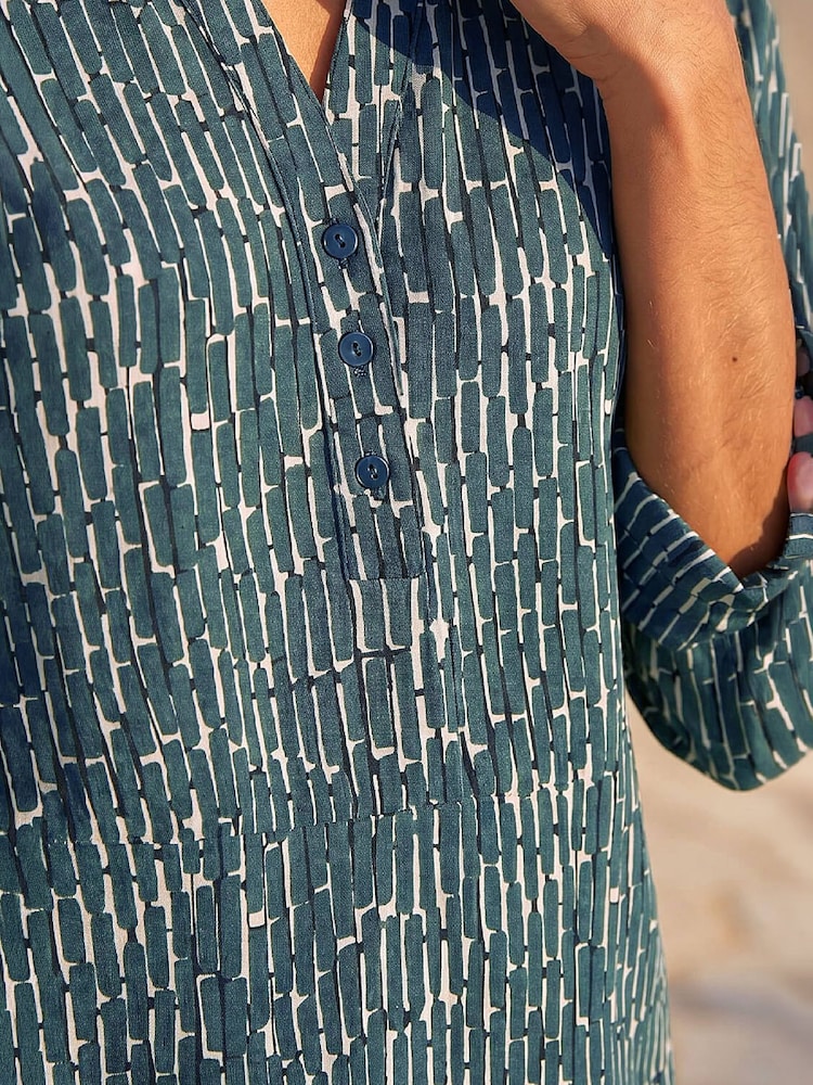 Roman Green Textured Abstract Print V-Neck Stretch Tunic Top - Image 4 of 4