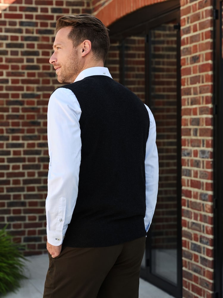 Pure Collection Mens Cashmere Vest - Image 2 of 3