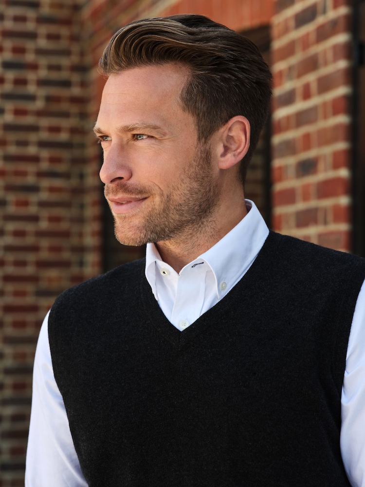 Pure Collection Mens Cashmere Vest - Image 3 of 3