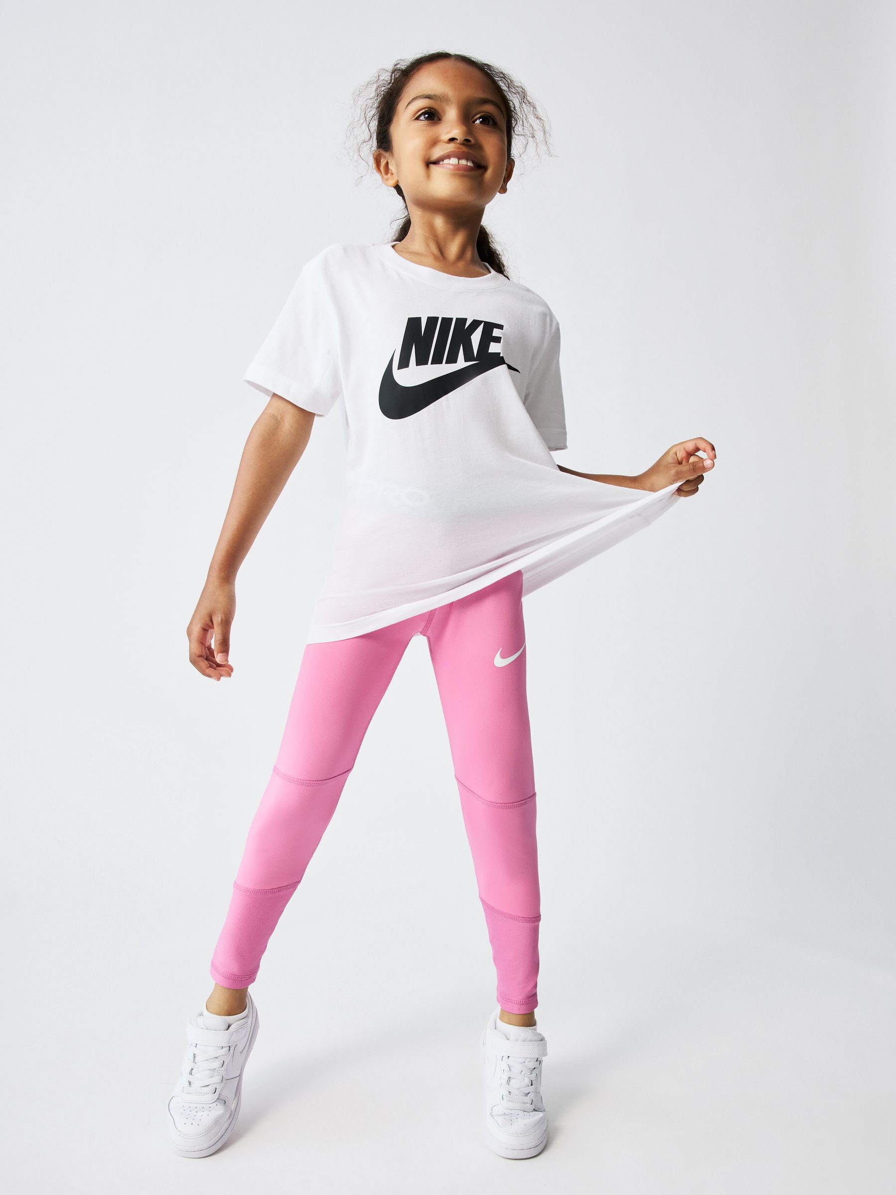 Next：日本 ピンク - Nike リトルキッズ Pro レギンス from Next Japan