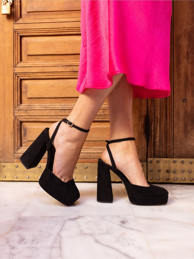 Novo Black Regular Fit ILIKA Close Toe Platform Courts - Image 1 of 6 Novo Black Regular Fit ILIKA Close Toe Platform Courts - Image 1 of 6